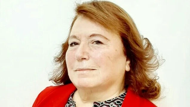 زجل دخول الحمام مش مثل خروجُه