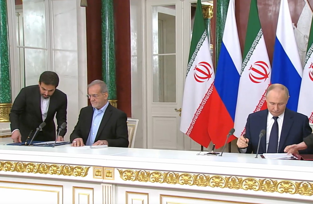 بوتين يؤكد ضرورة وقف التصعيد في الشرق الأوسط خلال اتصال هاتفي مع نظيره الإيراني