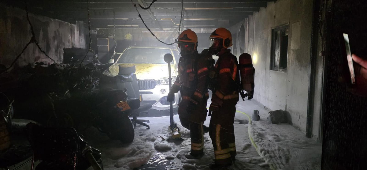 اندلاع حريق داخل مبنى اللّيلة الماضية في مدينة عكّا... لم تُسجل إصابات