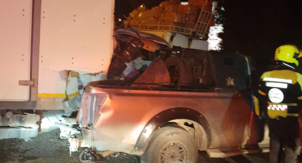 حادث سير سلسلة على شارع 67 قرب يوكنعام: إصابة خطيرة وأخرى متوسطة في اصطدام شاحنات ومركبات