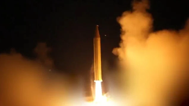 الجيش الإيراني يستهدف مخازن وقود في مطار بن غوريون 