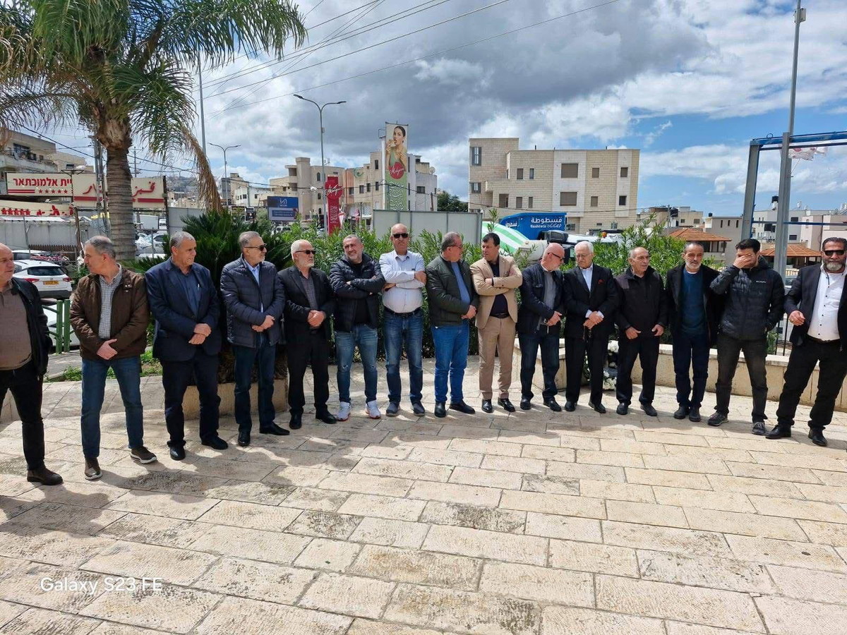 يوم الأرض: زيارة الأضرحة ووضع الأكاليل في النصب التذكارية