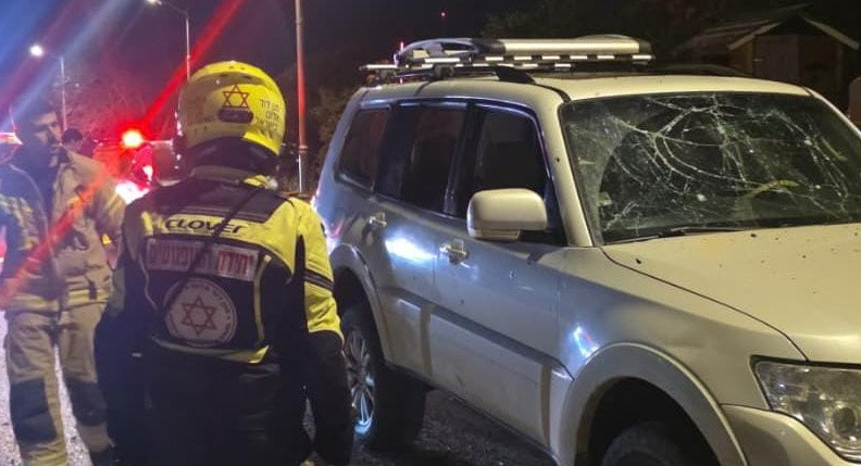 إصابات إثر سقوط شظايا صاروخ قرب منزل في الجليل الغربي