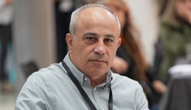 في زمن الحروب… الجميع يرفع راية النصر والجميع يخسر / بقلم: محمد دراوشة