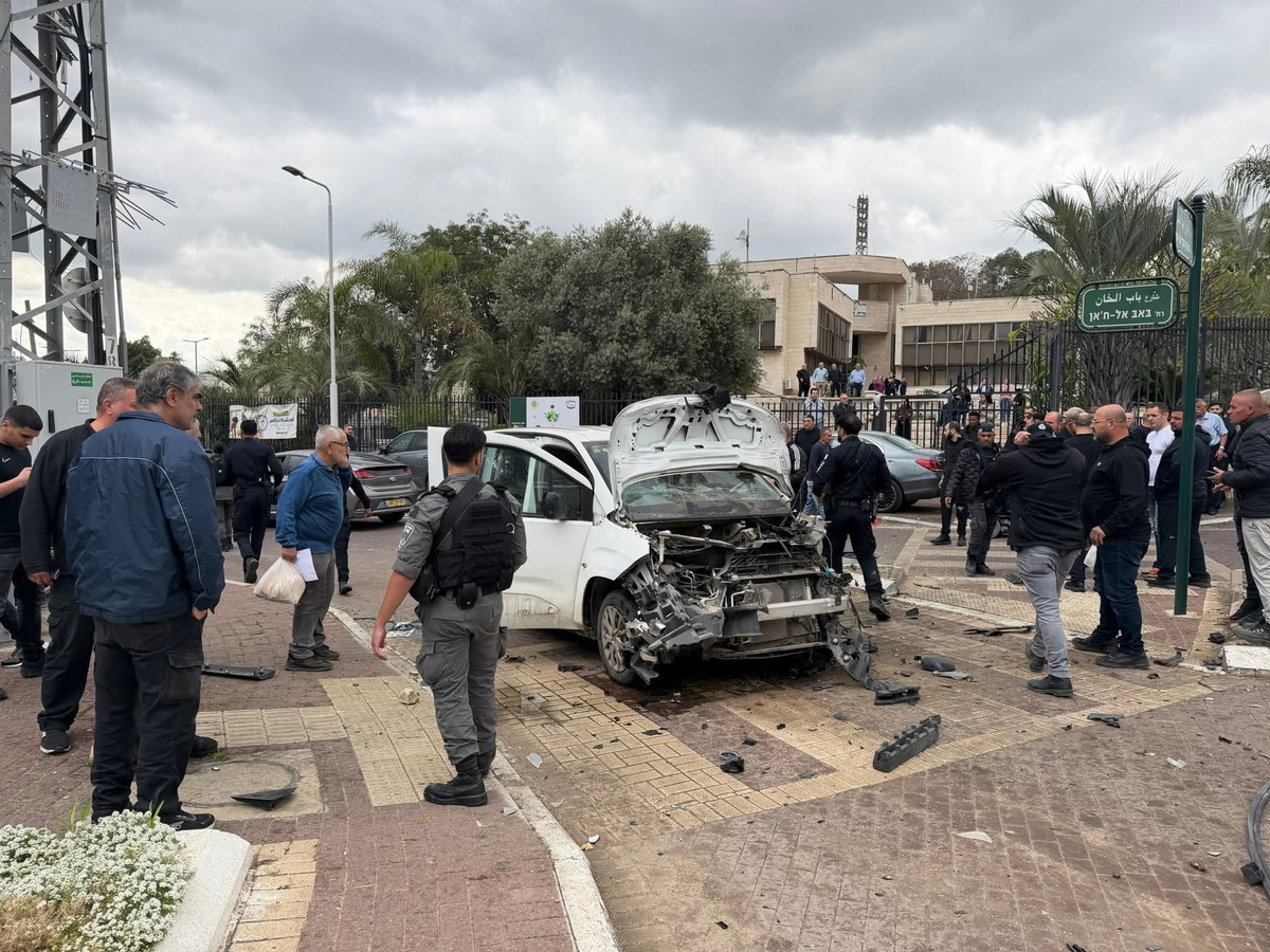 إصابة رجل بجروح خطيرة عقب انفجار مركبة في مدينة الطيرة