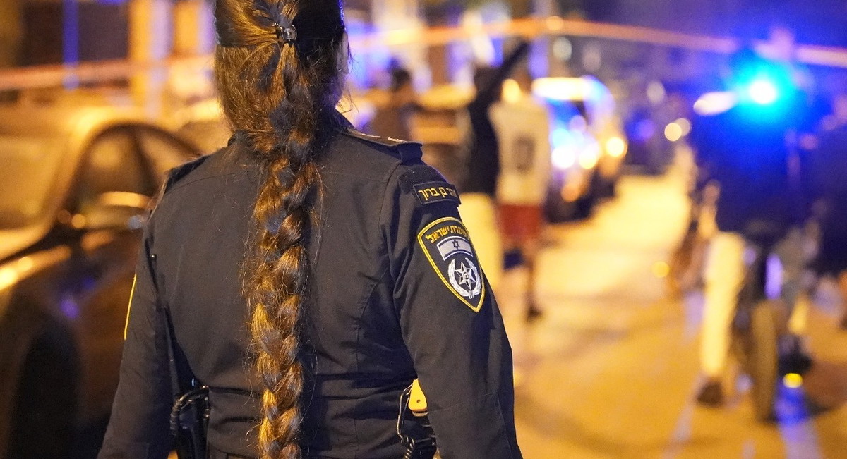 جريمة إطلاق نار في اللد: إصابة شاب (30 عاماً) بجراح خطيرة