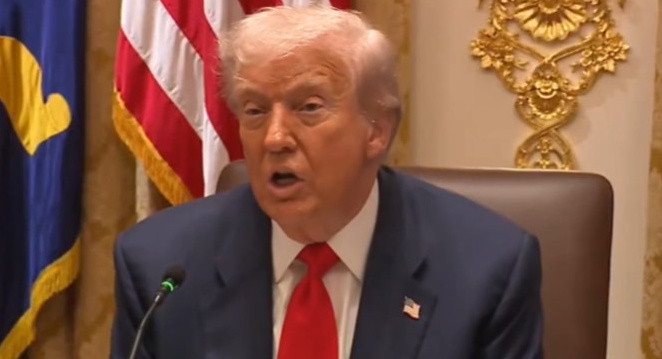 ترامب: أي دولة تزود إيران بالأسلحة ستواجه رسومًا جمركية بنسبة 50%