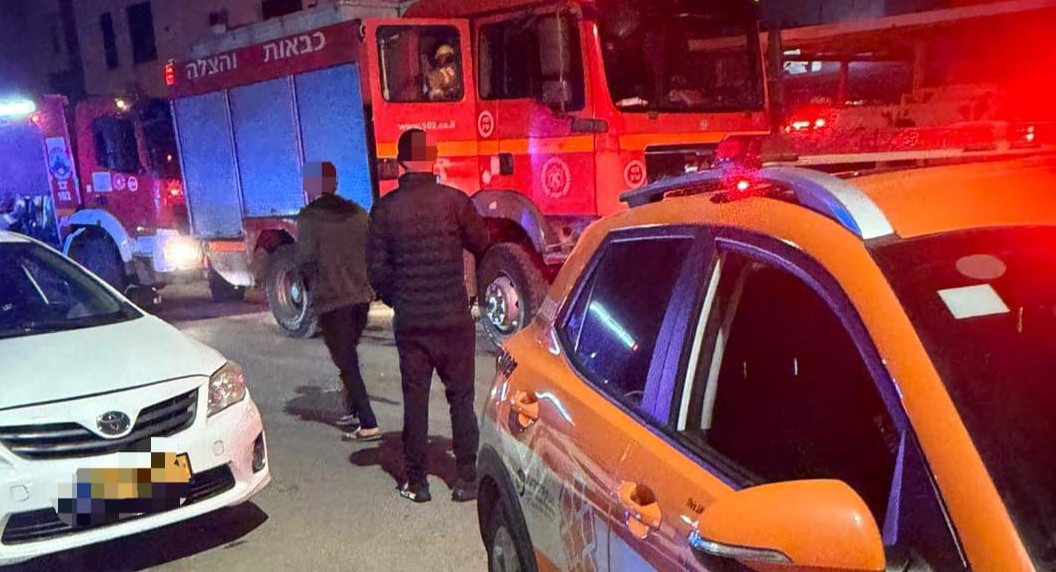 قلنسوة: إصابة 3 أشخاص بحالات اختناق إثر اندلاع حريق في شقة سكنية