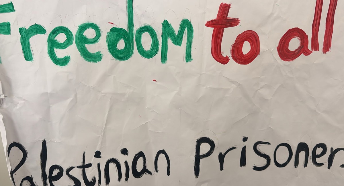 أم الفحم: الشرطة تعتقل 7 أشخاص وتقمع تظاهرة تندد بالحرب وتطالب بتحرير الأسرى