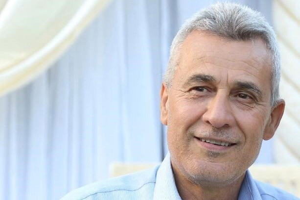 نبني قبورنا