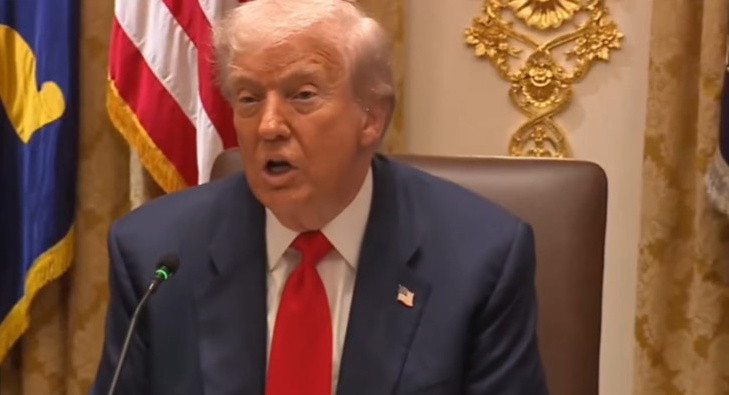 ترامب: إيران وافقت على تسليم المواد النووية المخصبة واستئناف القتال وارد بحال فشل الاتفاق