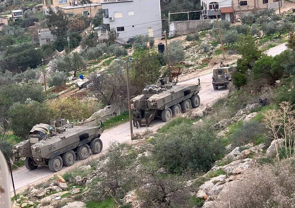 مصادر فلسطينية: اعتقال أكثر من خمسين شخصًا بعد اقتحام شنته قوات الجيش الإسرائيليّ في بلدات الضّفة الغربية
