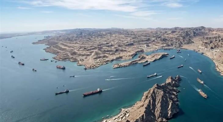 إيران: السيطرة على سفينتين هاجمناهما بعد محاولتهما عبور مضيق هرمز