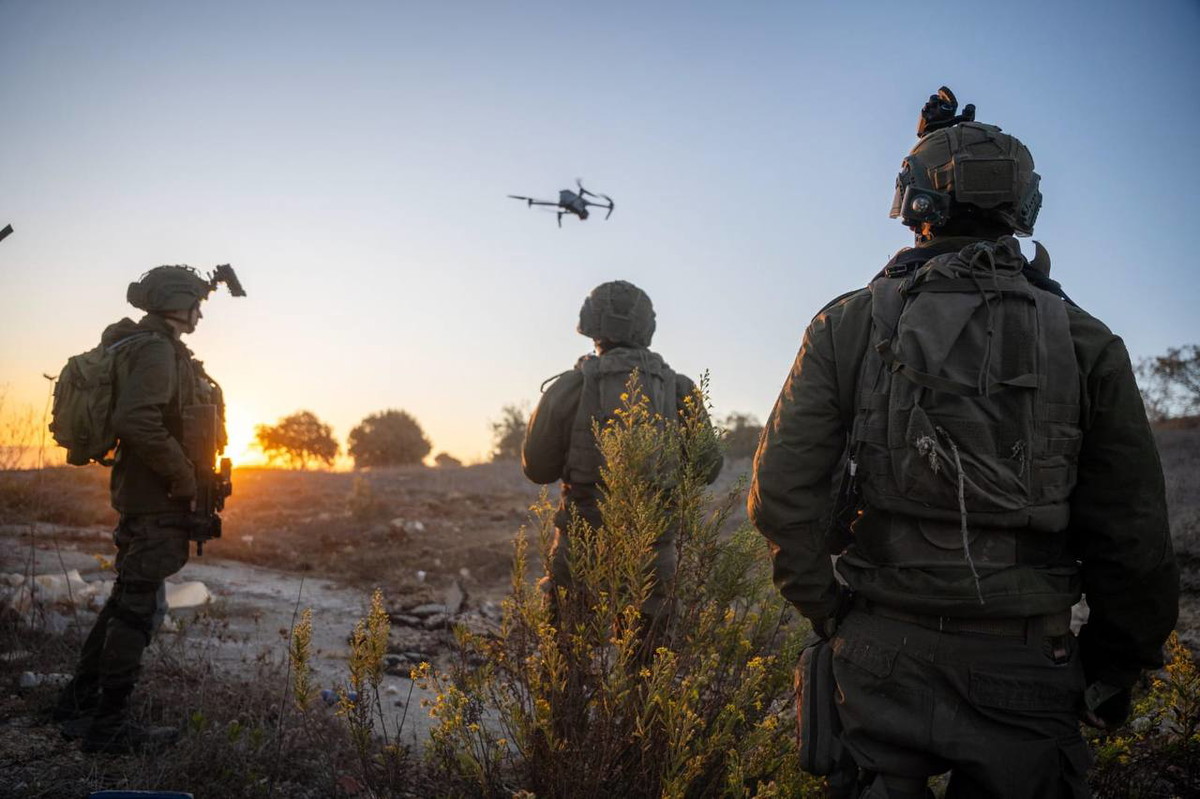 الجيش الإسرائيلي يعلن عن استهداف مسلحين جنوب قطاع غزة بحجة استعدادهم لتنفيذ 