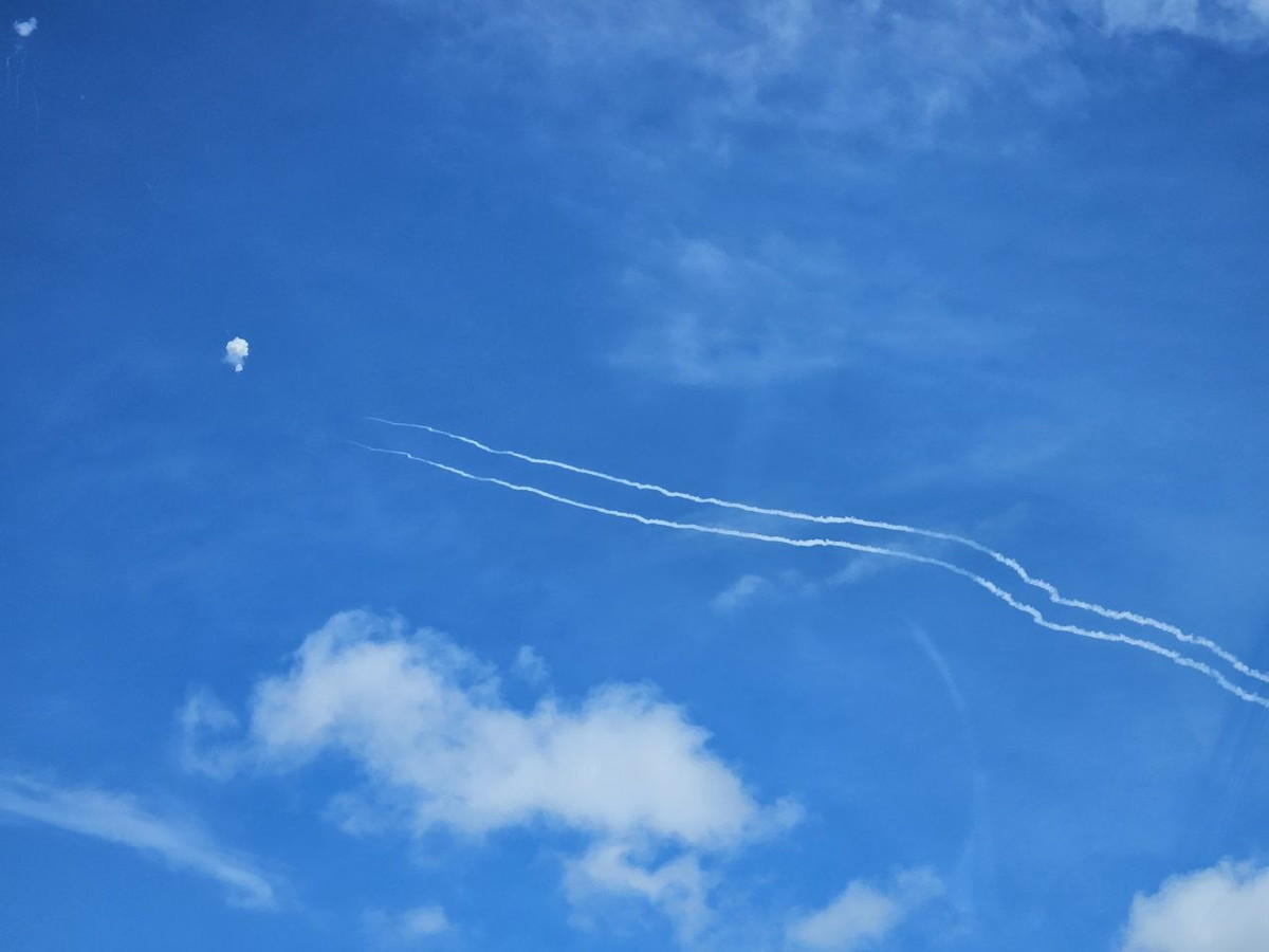 تصعيد متبادل: ارتقاء لبنانيين في الجنوب والجيش الإسرائيلي يعلن اعتراض صاروخين من لبنان