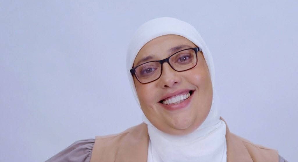 الممرضة منال جربان تحصل على وسام التقدير 