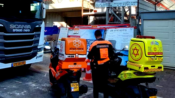 إصابة عامل (27 عامًا) بجراح جراء سقوطه عن علو 3 طوابق خلال عمله في مركز البلاد