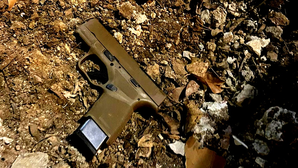 توثيق فيديو: اعتقال مشتبه بحوزته مسدس بمدينة يافا