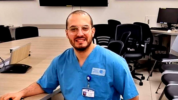 د. مصطفى أبو دلو من مشفى برزيلاي أشكلون يفوز بجائزة علمية