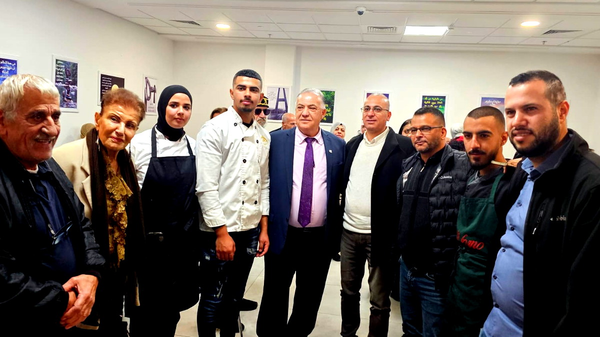 الناصرة: طلّاب القفزة عَمال مع المسنّين