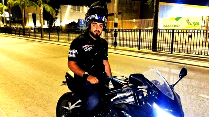 مصرع الشاب أمير غانم (25 عامًا) من سكان مدينة باقة الغربية في حادث طرق مروع 