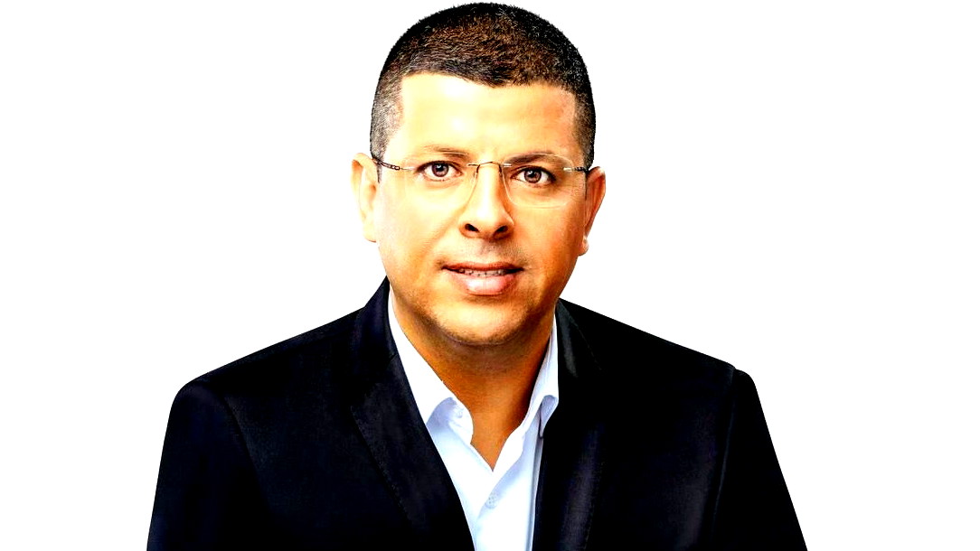 النائب الهواشلة يطالب باعتقال المتطرف الذي علّق رأس حمار في باب الرحمة ويرفض التقييدات على المصلين في الأقصى