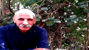 يدعون الكرامة وهم عراة