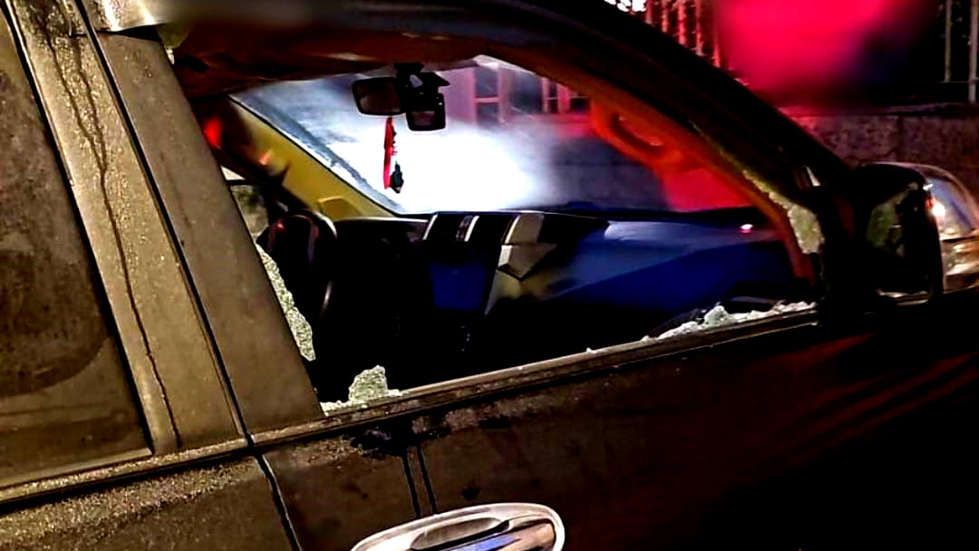 اعتقال شابين أحدهما (24 عامًا) من سكان أريحا بشبهة السطو والإقامة في البلاد بشكل غير قانوني