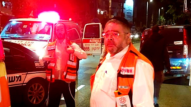 العاد: اصابة 3 اشخاص باطلاق نار داخل حافلة- الشرطة: الحديث يدور عن انفلات رصاص