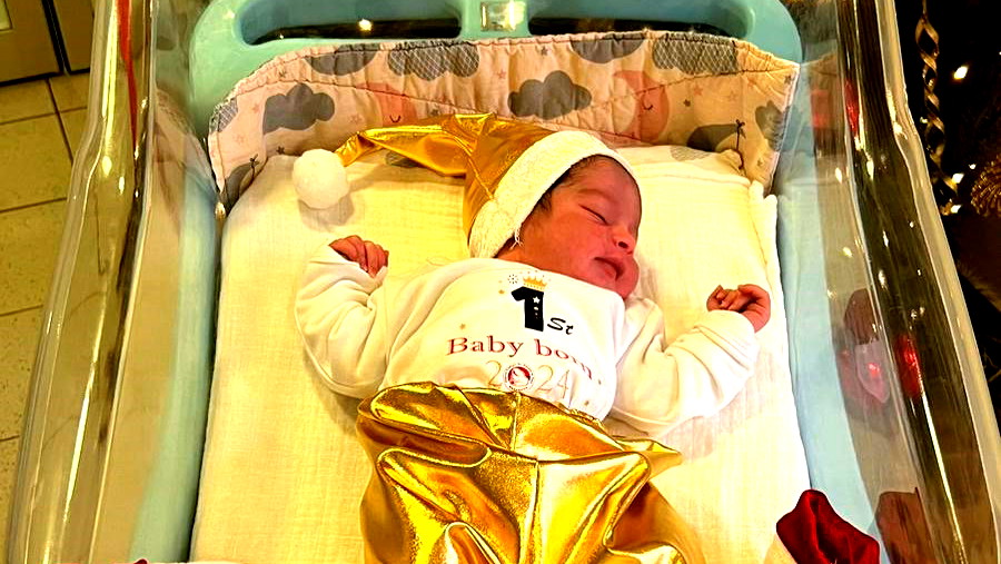 الناصرة: المستشفى الفرنسي يستقبل الطفلة ساندي عبد الله السعدي مع بداية العام 2024