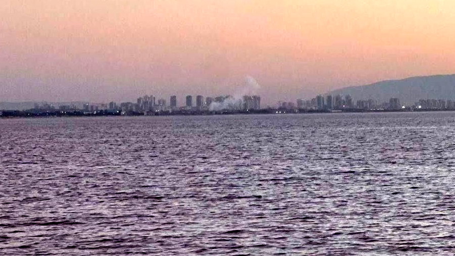 الفصائل العراقية تتبنى استهداف موقع حيوي في خليج حيفا 