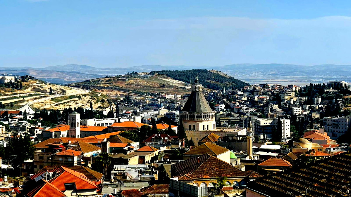 الطوائف المسيحية حسب التقويم الشرقي تحتفل بعيد الميلاد المجيد