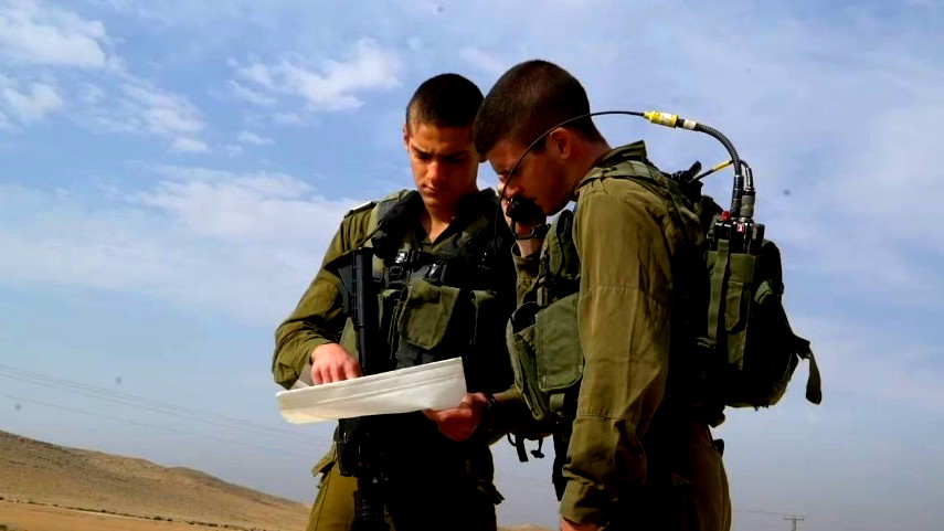 اختراق جديد وخطير للجيش الإسرائيلي| اتهام شخص بالتنكر على أنه ضابط كبير والحصول على معلومات سرية 