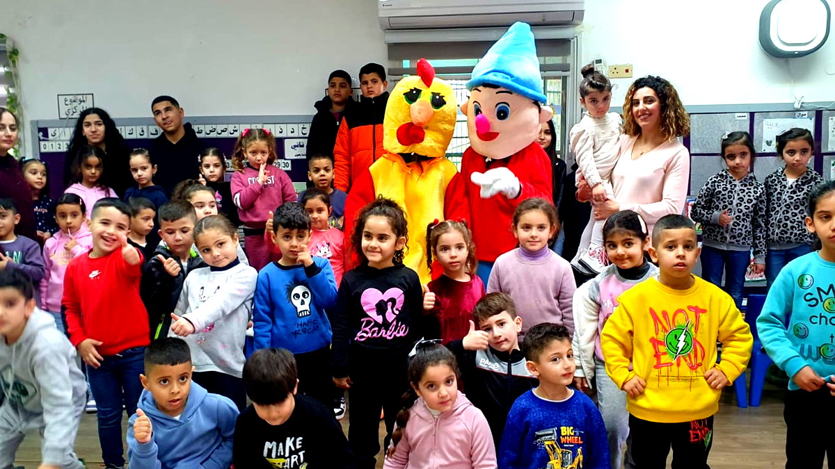 مجلس طلاب مدرسة بستان المرج الاعدادية يرسم البهجة على وجوه الأطفال في بستان السنافر بقرية نين  