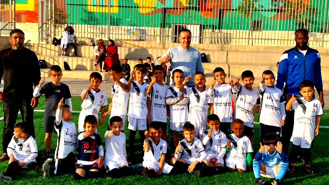 مكابي متناس رهط يتألق في أولى مبارياته في دوري كرة القدم الإسرائيلي