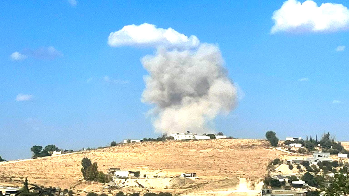 الطيران الحربي الإسرائيلي يشن 15 غارة على جنوب لبنان