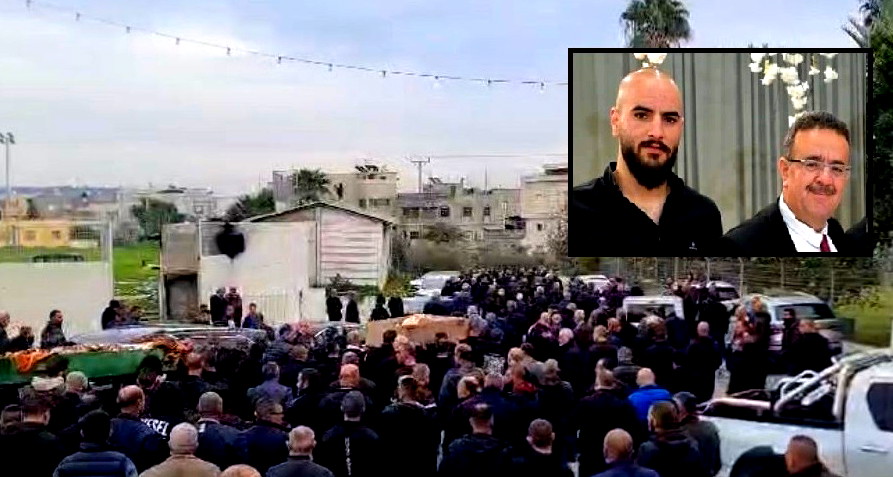 بالحزن والأسى.. جماهير غفيرة تشيع جثماني ضحيتي حادث الطرق المروع علي أبو ذيبة وابنه محمد من طرعان 