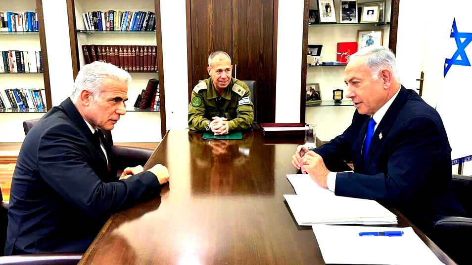 الليكود ينفي: "المنشورات حول مقترحات لانضمام لابيد وليبرمان الى الحكومة كاذبة"