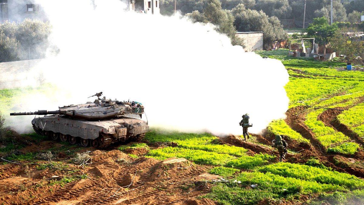 الحرب في يومها الـ104| الجيش الاسرائيلي: داهمنا موقع الشهداء في خان يونس وعثرنا على اسلحة-طائرات الاستطلاع  تحلّق بكثافة في الأجواء الجنوبية للبنان