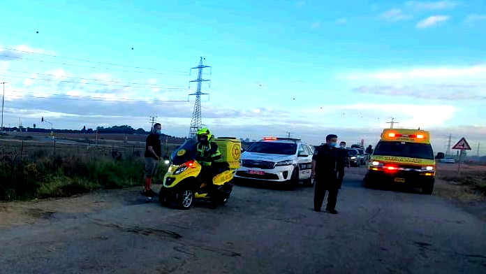 اصابة ثلاثة اشخاص اثر تعرضهم لاطلاق نار في حي دهمش بمدينة اللد