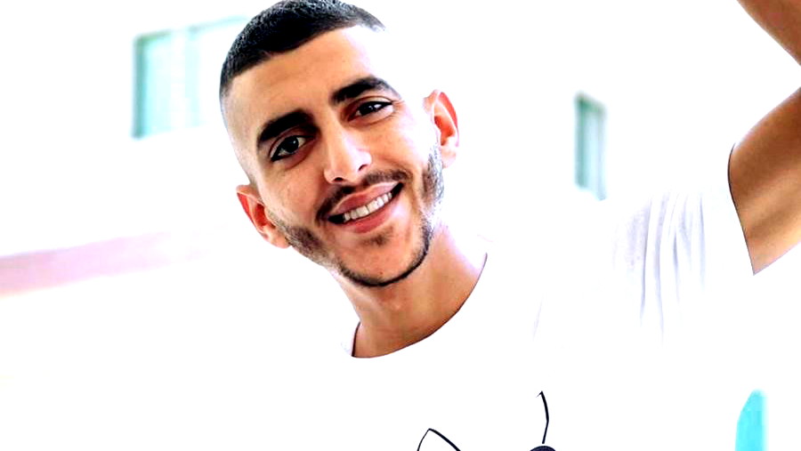 الشاب مؤمن أبو شيخة من عارة ينتظر زراعة كبد: علينا أن نتكاتف وننقذ الحياة