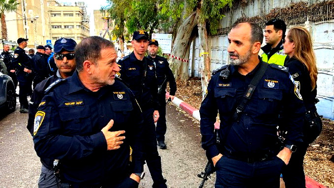 الشرطة: منفذ العملية في حيفا هو وسيم أبو الهيجاء (28 عامًا) من مدينة طمرة