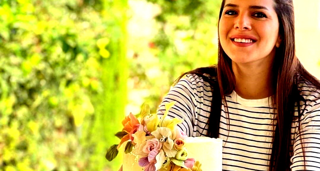 رندة خلايلة من سخنين تترك الصّيدلة ومجال الأدوية لتتفرّغ لشغفها بصناعة الحلويات بطريقة مبتكرة