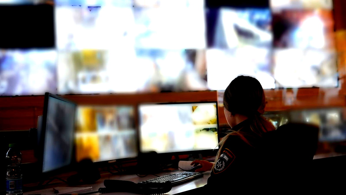 اعتقال شابين من القدس بشبهة التهجم على رجل دين واهانته