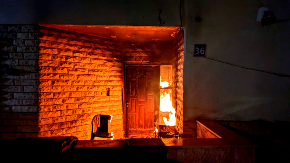 نشوب حريق داخل منزل سكنيّ في جسر الزرقاء اللّيلة الماضية- لم يبلغ عن إصابات