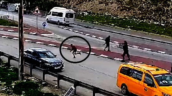 توثيق بالفيديو.. ارتقاء فتى فلسطيني (14 عامًا) برصاص إسرائيلي بزعم محاولته تنفيذ عملية طعن بالقرب من معاليه أدوميم