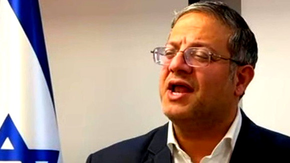 "حادث خطير تماما".. بن غفير "يفر من حراسه" ويستقل سيارة جاره نحو طريق يعبر الضفة الغربية