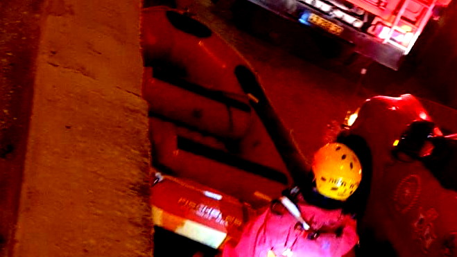 تخليص عالقين جراء فيضانات في زخرون يعقوب