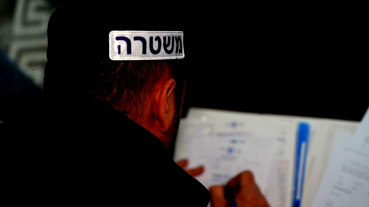 توثيق بالفيديو- تقديم لائحة اتّهام ضدّ شاب (31 عامًا) من كفرمصر بحيازة قطعة سلاح وكمية من الذخيرة