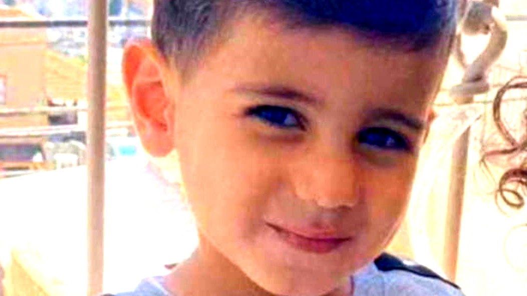 طرعان: مصرع الطفل عبد عدوي بعد تعرضه للدهس في احد الاحياء